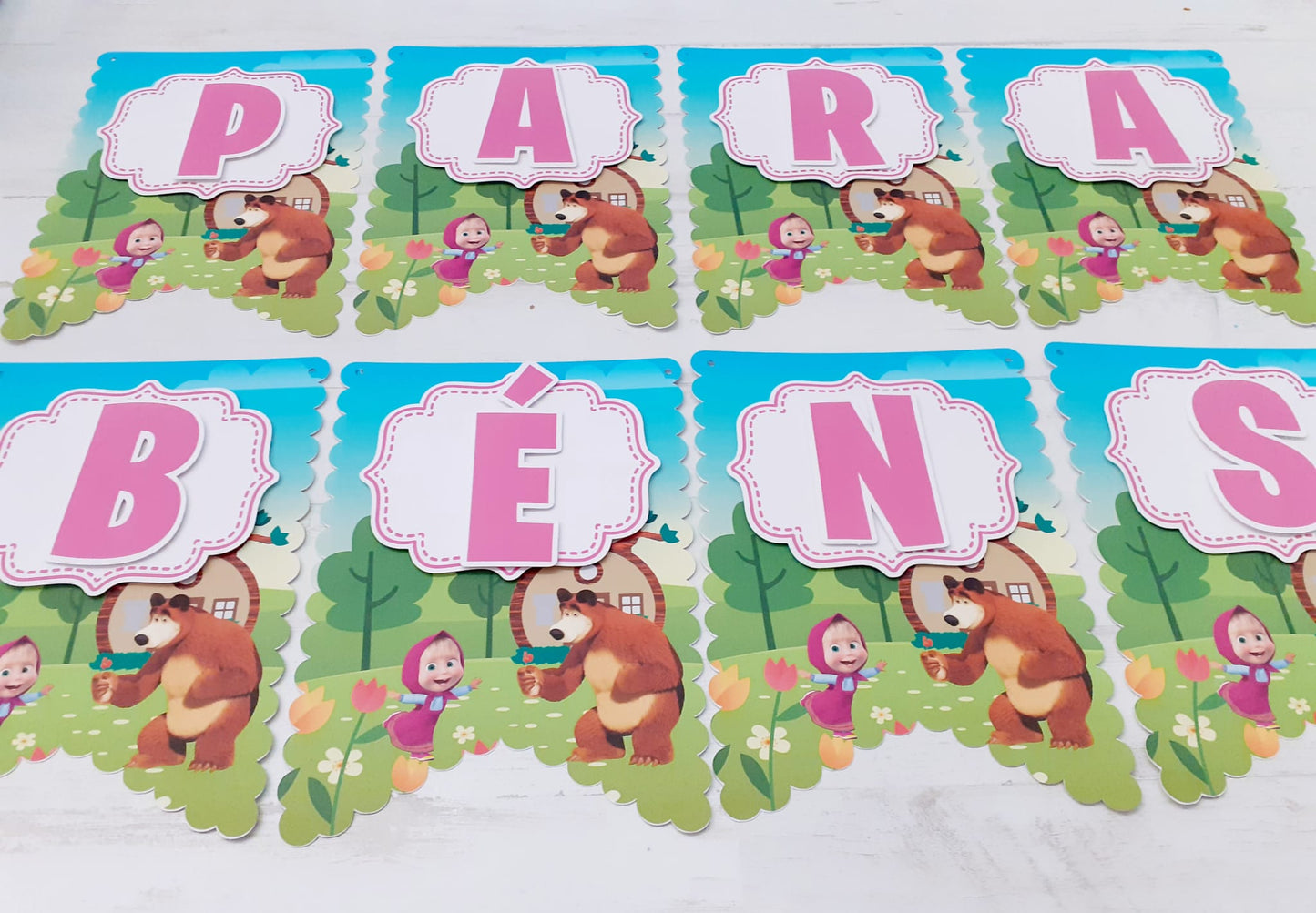 Faixa de Parabéns/Nome Personalizada - Marsha e o Urso